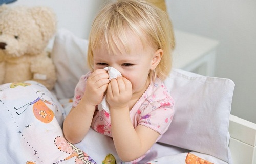 Xử trí viêm mũi ở trẻ nhỏ khi trời lạnh