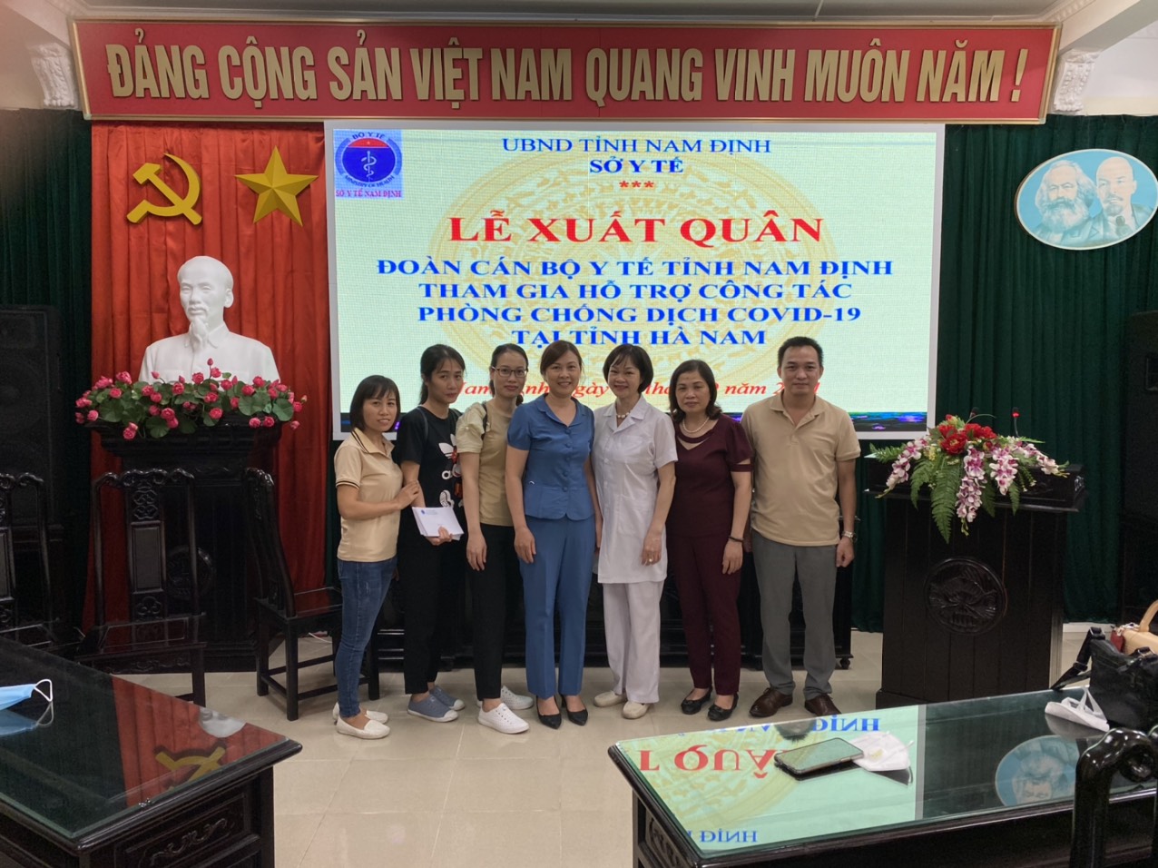 Trường Trung cấp Y tế Nam Định xuất quân tham gia hỗ trợ công tác phòng chống dịch COVID-19 tại Hà Nam